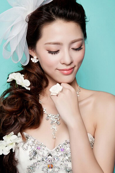 最流行的新娘發(fā)型 九款造型圖讓你美到極致