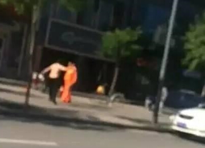 大同男子鬧市砍人